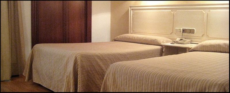Hotel Victoria Linares  Kültér fotó
