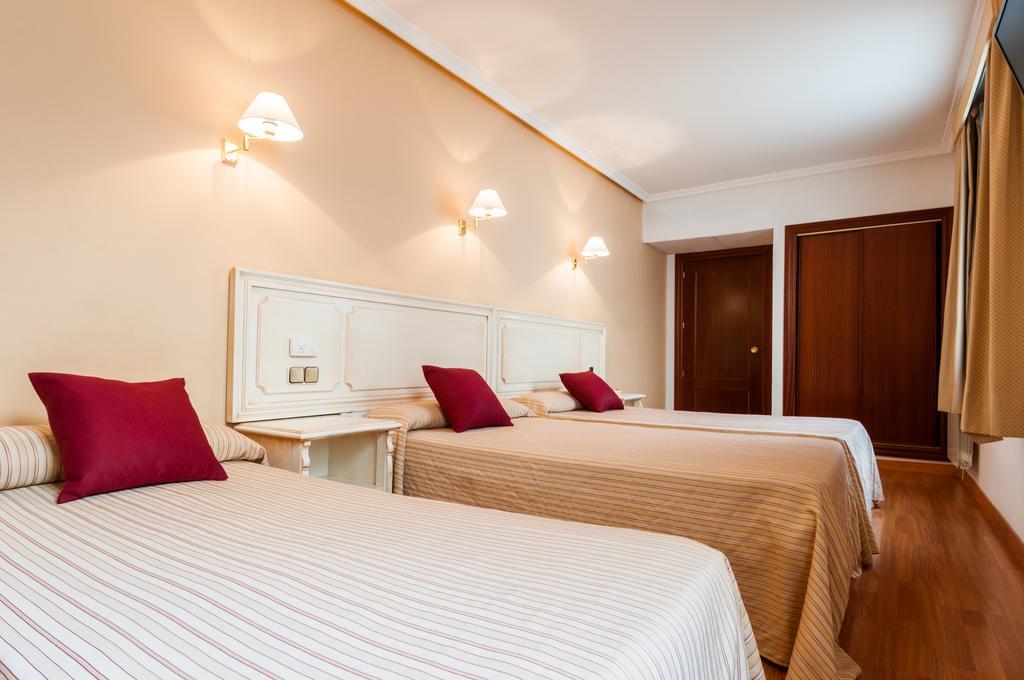 Hotel Victoria Linares  Kültér fotó